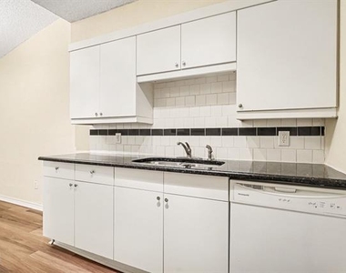 1811 Lipscomb Street - Photo Thumbnail 7