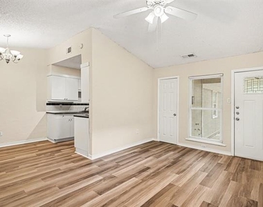 1811 Lipscomb Street - Photo Thumbnail 4