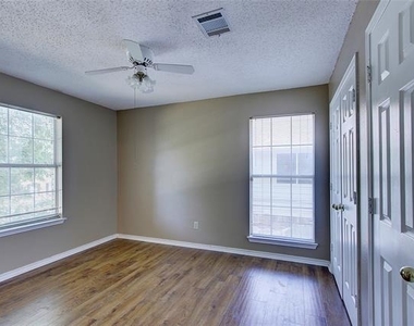 3632 Campstone Drive - Photo Thumbnail 24