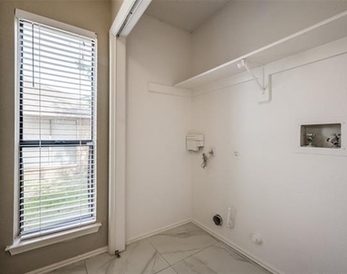1468 Sedalia Drive - Photo Thumbnail 13