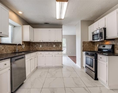 1468 Sedalia Drive - Photo Thumbnail 9