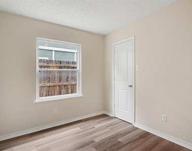 1815 Lipscomb Street - Photo Thumbnail 18
