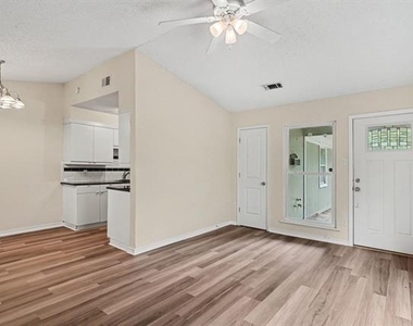 1815 Lipscomb Street - Photo Thumbnail 4