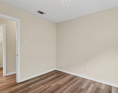 1815 Lipscomb Street - Photo Thumbnail 16