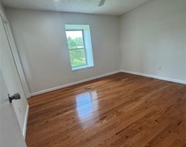 9519-d Westpark Drive - Photo Thumbnail 6