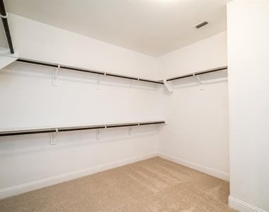 3816 Walden Drive - Photo Thumbnail 11