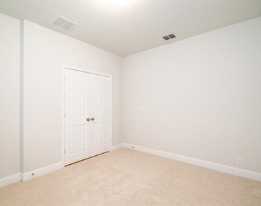 3816 Walden Drive - Photo Thumbnail 17
