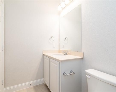3816 Walden Drive - Photo Thumbnail 25