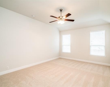 3816 Walden Drive - Photo Thumbnail 8