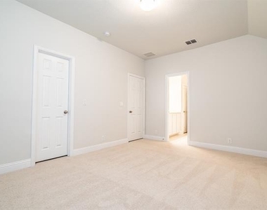 3816 Walden Drive - Photo Thumbnail 19