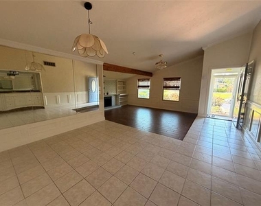 3709 Pinewood Street - Photo Thumbnail 5