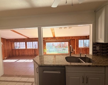 3709 Pinewood Street - Photo Thumbnail 3