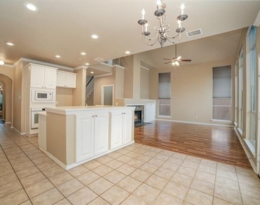 1800 Montura Lane - Photo Thumbnail 8