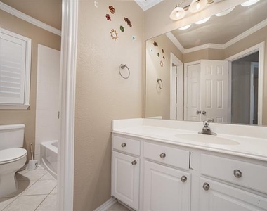 1800 Montura Lane - Photo Thumbnail 19