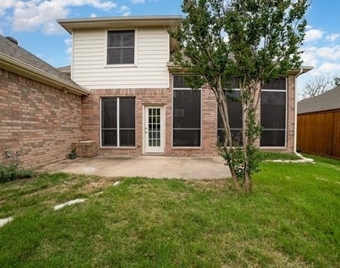 1800 Montura Lane - Photo Thumbnail 23