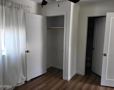 1522 W Polk Street - Photo Thumbnail 4