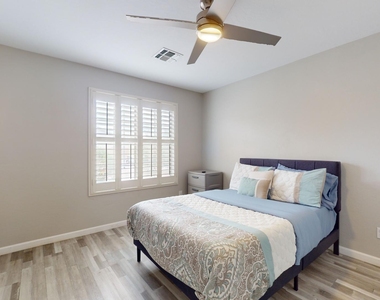 15420 N 160th Lane - Photo Thumbnail 11