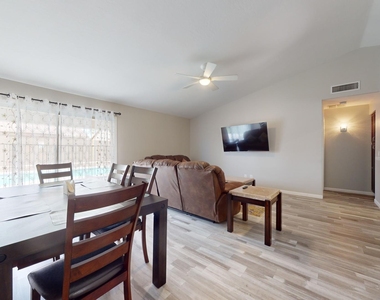 15420 N 160th Lane - Photo Thumbnail 5