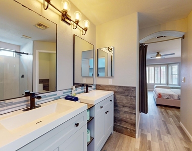 15420 N 160th Lane - Photo Thumbnail 22