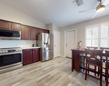 15420 N 160th Lane - Photo Thumbnail 6