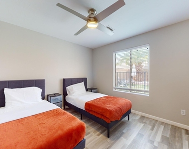 15420 N 160th Lane - Photo Thumbnail 14
