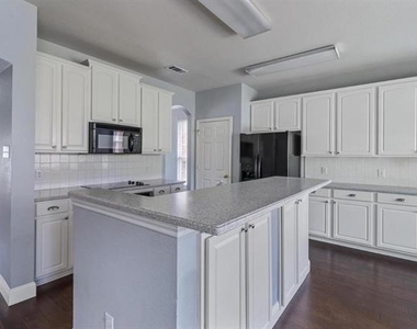 9669 Plains Circle - Photo Thumbnail 11