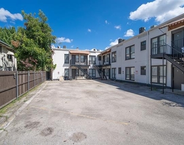 5305 Reiger Avenue - Photo Thumbnail 6