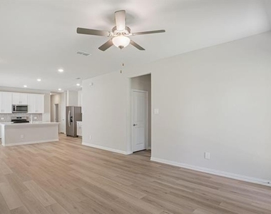 6001 Belchamp Drive - Photo Thumbnail 7