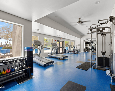 945 E Playa Del Norte Drive - Photo Thumbnail 39