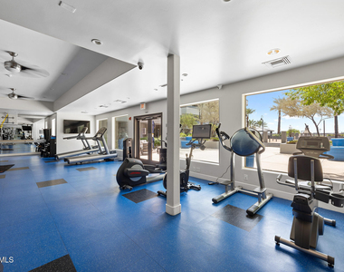 945 E Playa Del Norte Drive - Photo Thumbnail 42