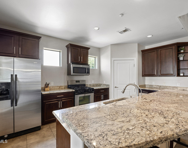 945 E Playa Del Norte Drive - Photo Thumbnail 12