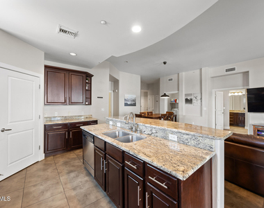 945 E Playa Del Norte Drive - Photo Thumbnail 14