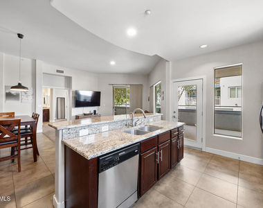 945 E Playa Del Norte Drive - Photo Thumbnail 15