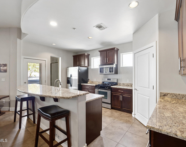 945 E Playa Del Norte Drive - Photo Thumbnail 11