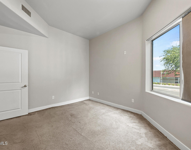 945 E Playa Del Norte Drive - Photo Thumbnail 22