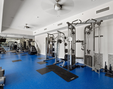 945 E Playa Del Norte Drive - Photo Thumbnail 40