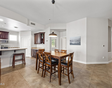 945 E Playa Del Norte Drive - Photo Thumbnail 5