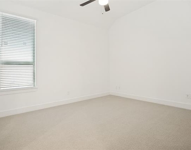 16317 Renault Street - Photo Thumbnail 17