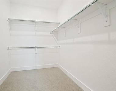 16317 Renault Street - Photo Thumbnail 23
