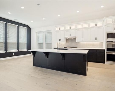 16317 Renault Street - Photo Thumbnail 13