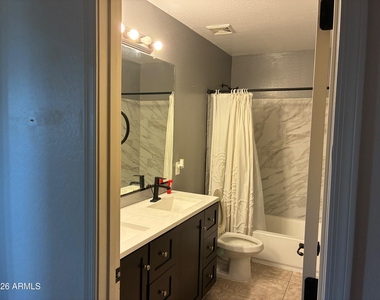 3340 S Sunland Drive - Photo Thumbnail 17