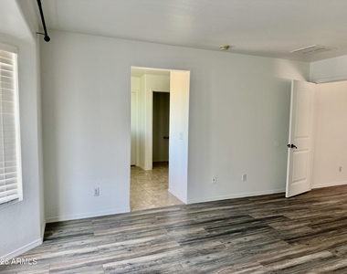 3340 S Sunland Drive - Photo Thumbnail 29