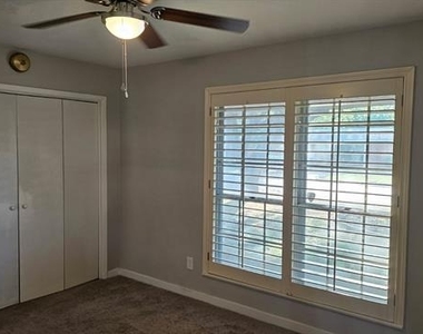 5660 Conlin Drive - Photo Thumbnail 36