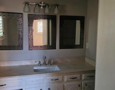 5660 Conlin Drive - Photo Thumbnail 21