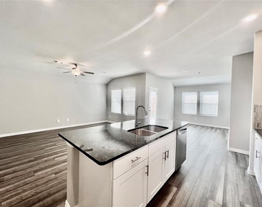 2378 Aspen Hill Drive - Photo Thumbnail 14