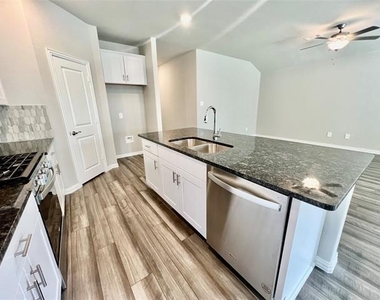 2378 Aspen Hill Drive - Photo Thumbnail 10