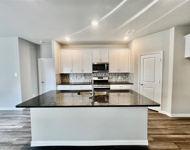 2378 Aspen Hill Drive - Photo Thumbnail 8