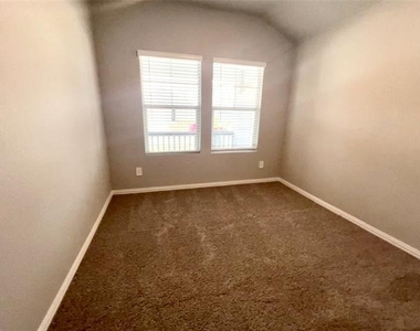 2378 Aspen Hill Drive - Photo Thumbnail 4