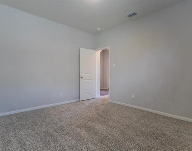 2100 Penaflor Drive - Photo Thumbnail 17
