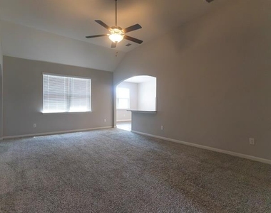 2100 Penaflor Drive - Photo Thumbnail 7